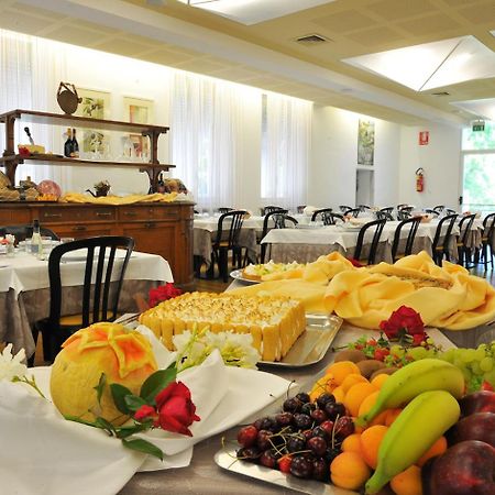 Hotel Terme Monticelli Terme Exterior photo