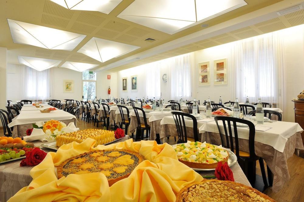 Hotel Terme Monticelli Terme Exterior photo